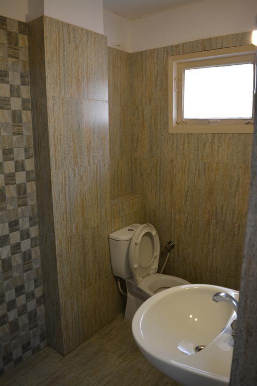 Hotel Mansarover International Haridwār Quarto foto