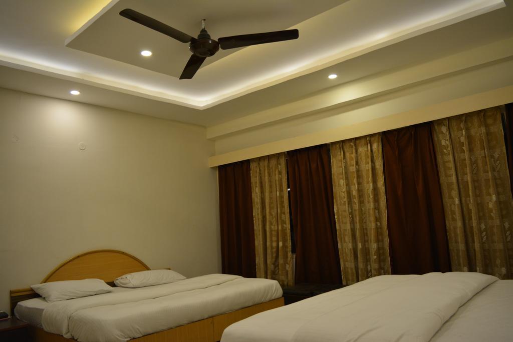 Hotel Mansarover International Haridwār Quarto foto