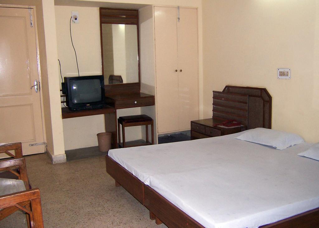 Hotel Mansarover International Haridwār Quarto foto