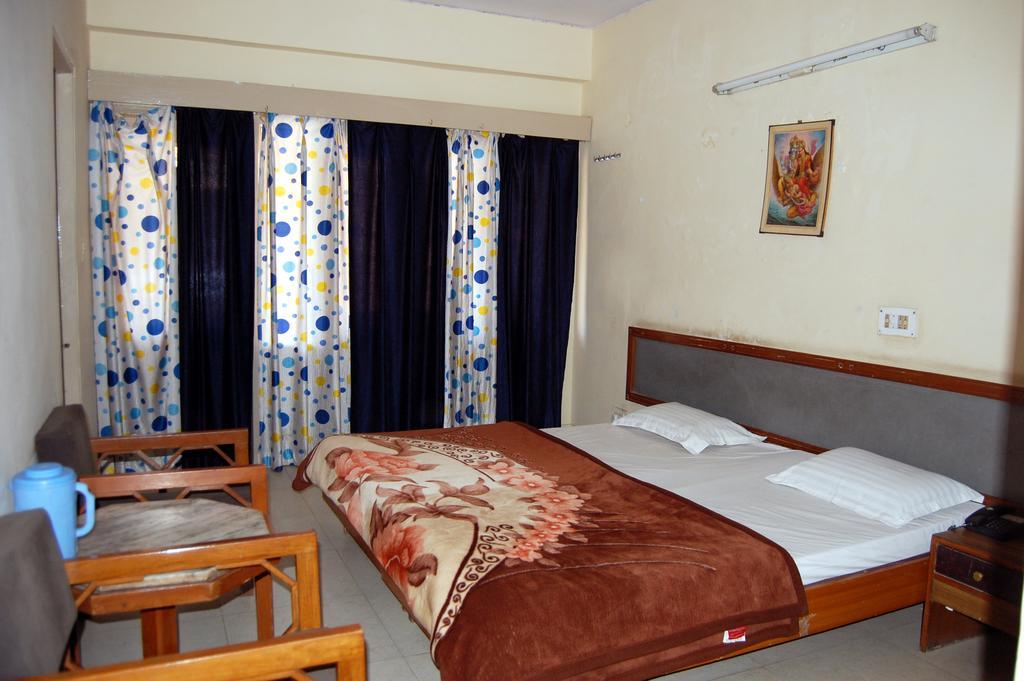 Hotel Mansarover International Haridwār Quarto foto
